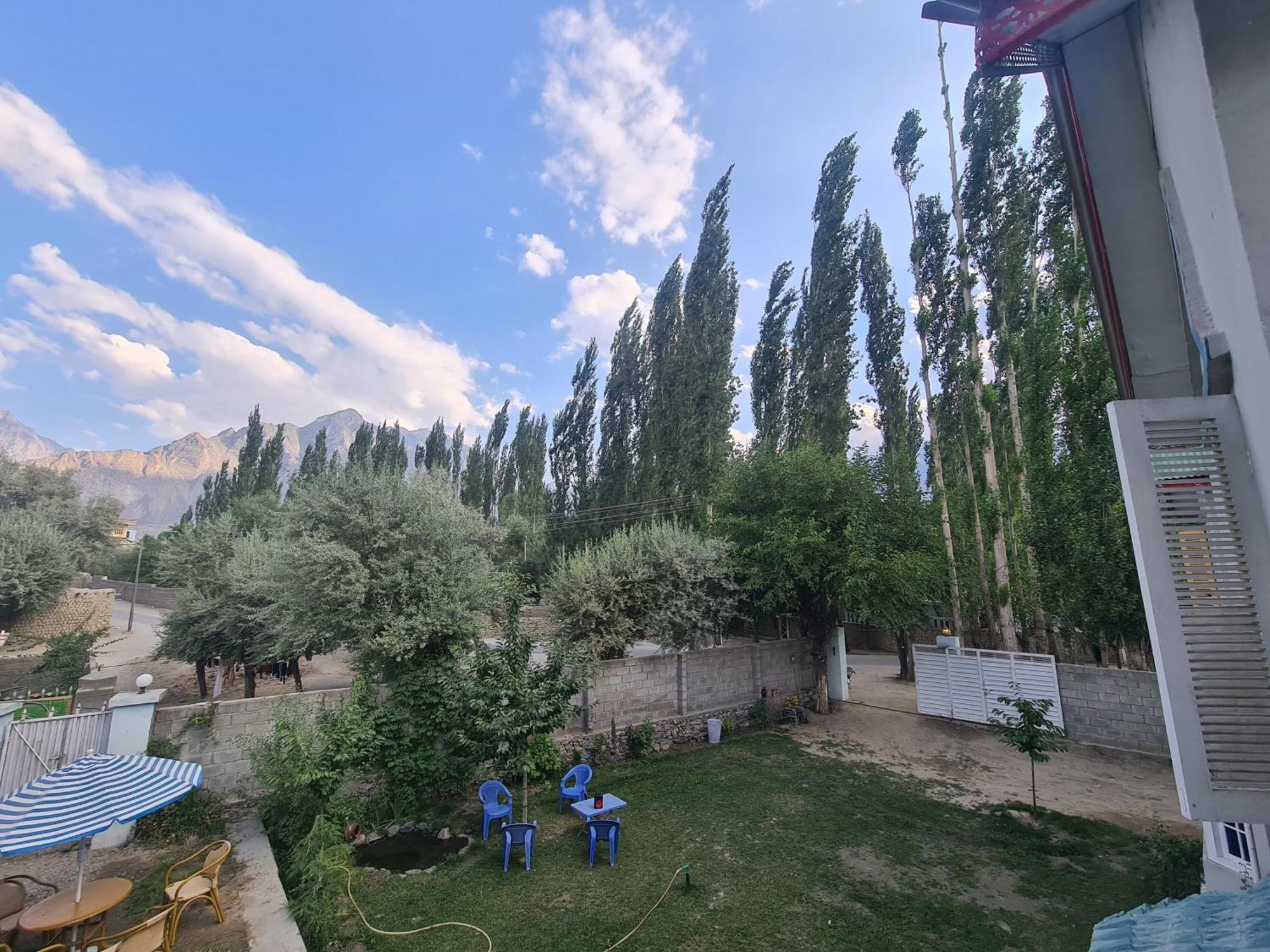 Rus Olive Lodge Skardu Ruang foto